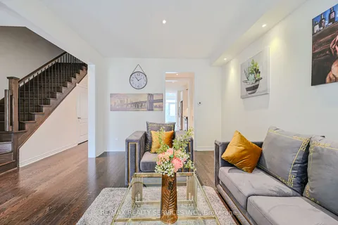 249 Inspire Blvd, Brampton, ON L6R 3Z3