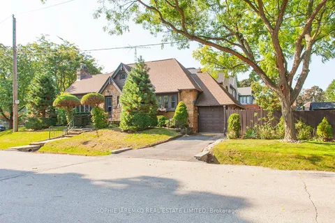 82 Cliveden Ave, Toronto, ON M8Z 3N1