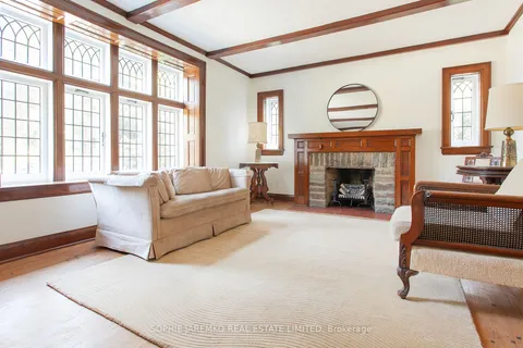 82 Cliveden Ave, Toronto, ON M8Z 3N1