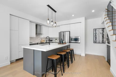 3047 Cascade Common, Oakville, ON L6H 0R8