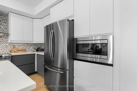 3047 Cascade Common, Oakville, ON L6H 0R8