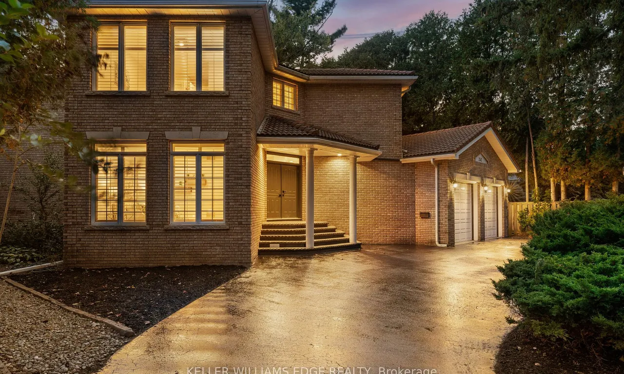 242 Belvenia Rd, Burlington, ON L7L 2G4