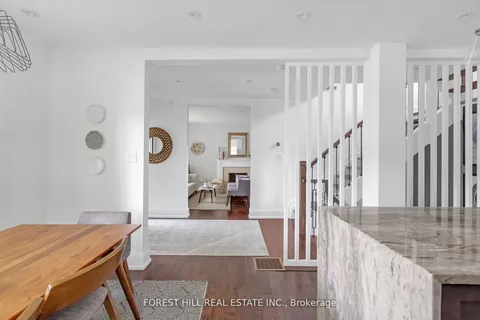 2567 Lake Shore Blvd, Toronto, ON M8V 1E5