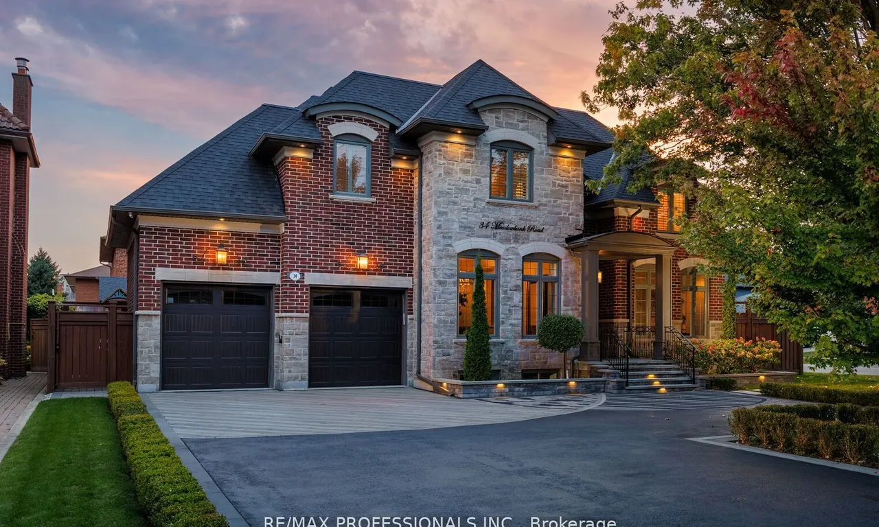 34 Meadowbank Rd, Toronto, ON M9B 5C5