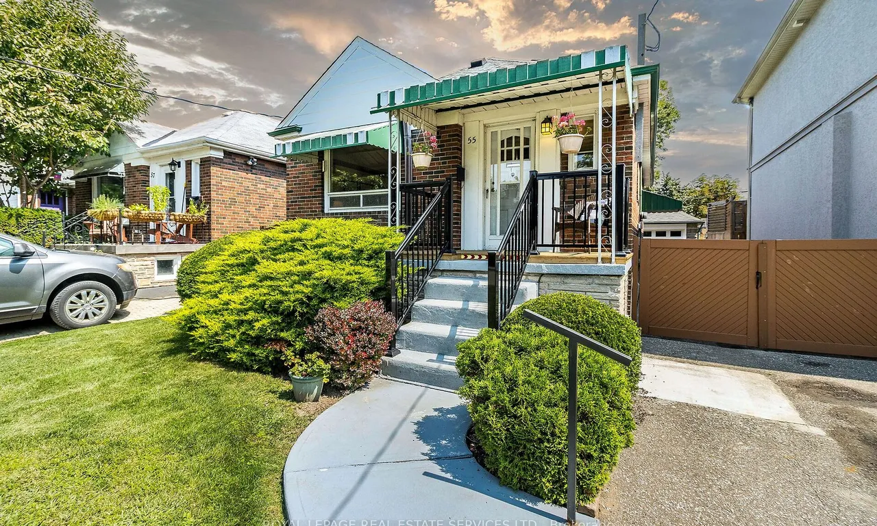 55 Twelfth St, Toronto, ON M8V 3G8