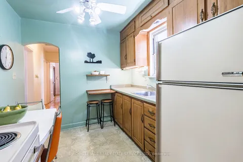 55 Twelfth St, Toronto, ON M8V 3G8