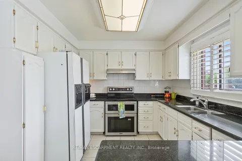 1983 Roy Ivor Cres, Mississauga, ON L5L 3N7