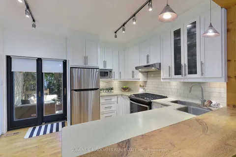 25 Mapleview Ave, Toronto, ON M6S 3A6