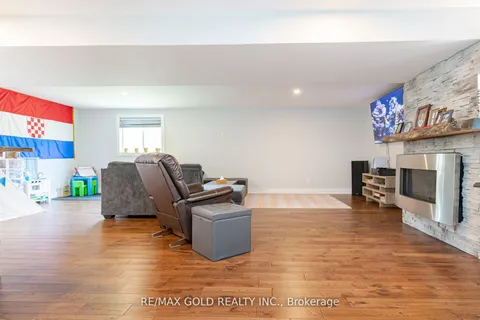 8 Fendley Rd, Orangeville, ON L9W 5G9