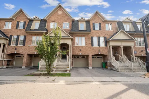 39 Sea Drifter Cres, Brampton, ON L6P 4B2