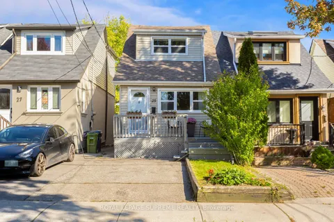 25 Norval St, Toronto, ON M6N 3Z1