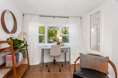 25 Norval St, Toronto, ON M6N 3Z1