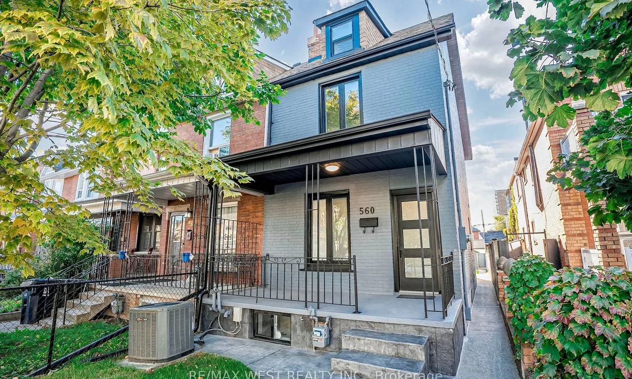 560 Perth Ave, Toronto, ON M6N 2W7