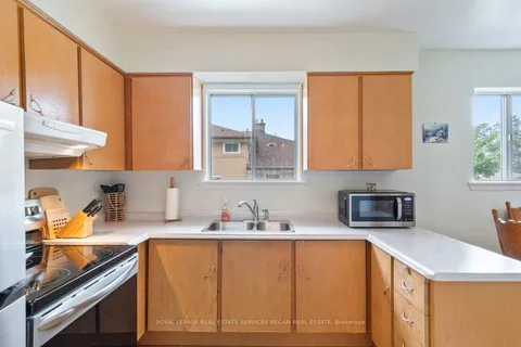 96 Post Rd, Brampton, ON L6V 1X2