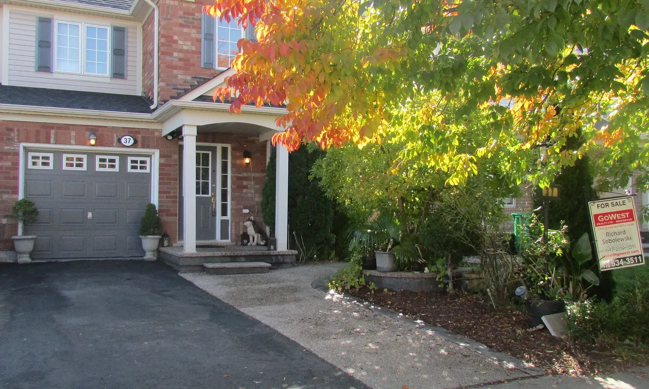 37 Clyde Rd, Brampton, ON L6X 0M6