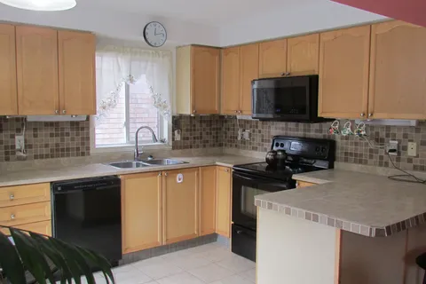 37 Clyde Rd, Brampton, ON L6X 0M6