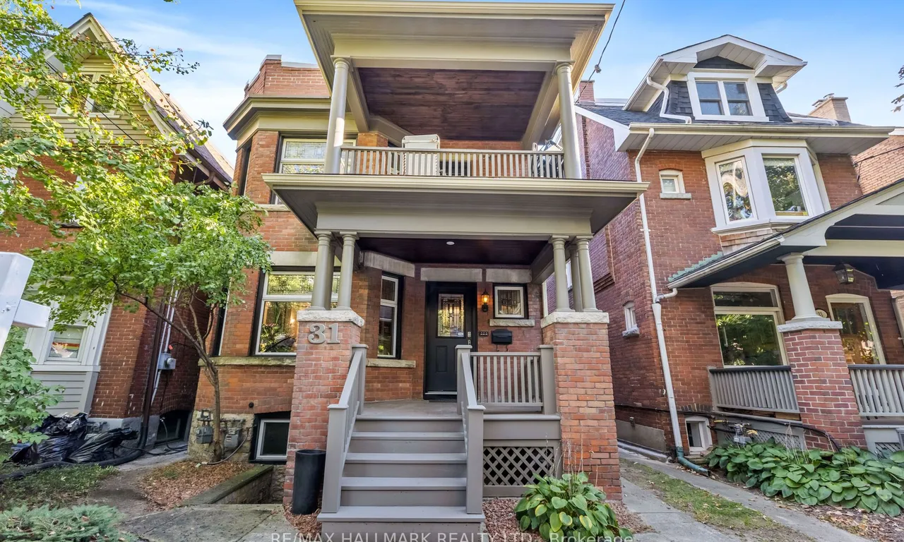 31 Hewitt Ave, Toronto, ON M6R 1Y4