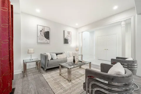 8 Decorso Dr, Brampton, ON L6P 3T7
