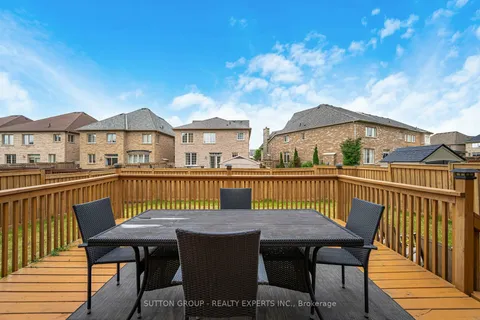 8 Decorso Dr, Brampton, ON L6P 3T7