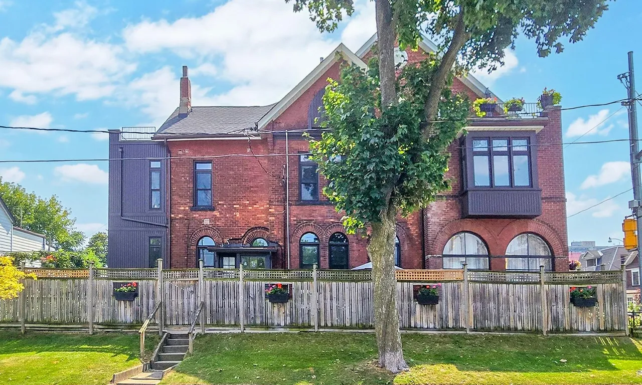 263 Keele St, Toronto, ON M6P 2K1