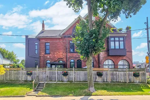 263 Keele St, Toronto, ON M6P 2K1