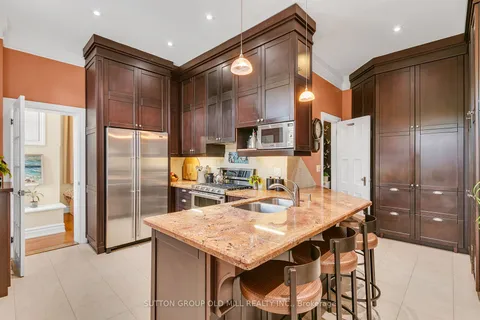 263 Keele St, Toronto, ON M6P 2K1
