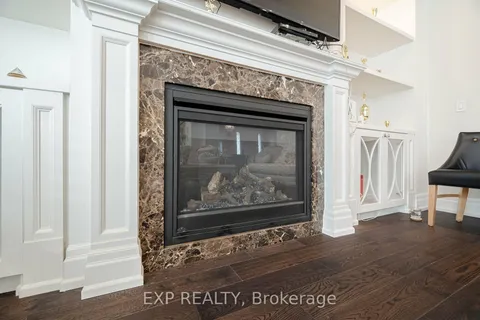 1 Battersea Cres, Toronto, ON M6L 1G7