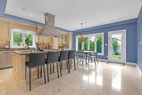 1533 Pinery Cres, Oakville, ON L6H 7J9