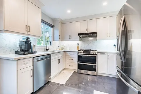 6525 WARBLER Lane, Mississauga, ON L5N 6E1