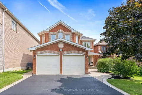 32 Oak St, Halton Hills, ON L7G 5T6