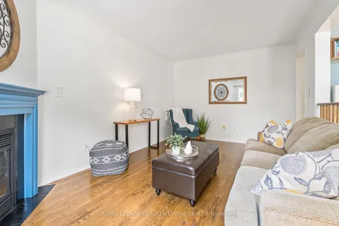 32 Oak St, Halton Hills, ON L7G 5T6