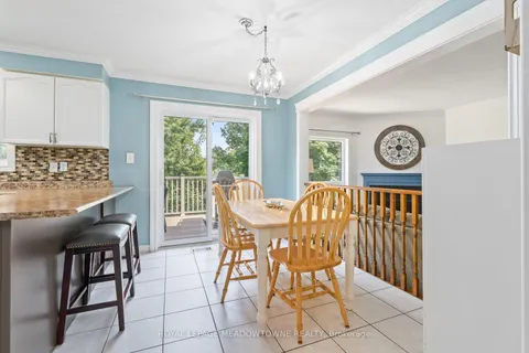 32 Oak St, Halton Hills, ON L7G 5T6