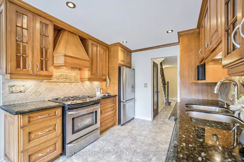 4066 Renfrew Cres, Mississauga, ON L5L 4J8