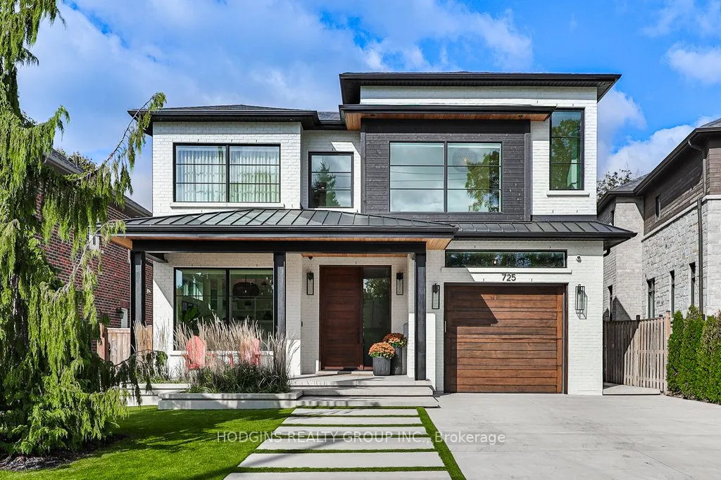 725 Byngmount Ave, Mississauga, ON L5G 1R6