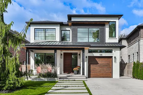 725 Byngmount Ave, Mississauga, ON L5G 1R6