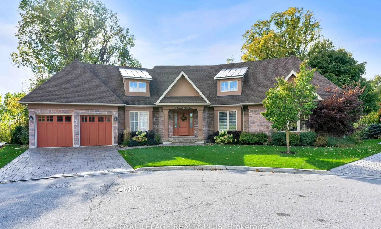 1100 Haydonbridge Crt, Mississauga, ON L5V 1J4