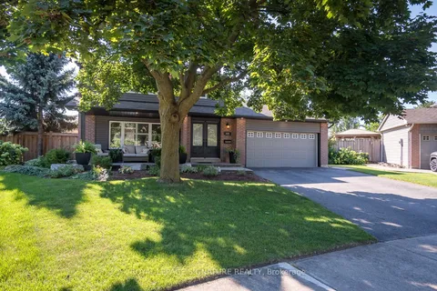 844 Bishop Crt, Milton, ON L9T 3N1