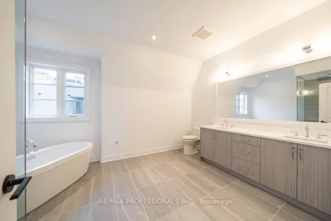 56 Lunar Cres, Mississauga, ON L5M 2R5