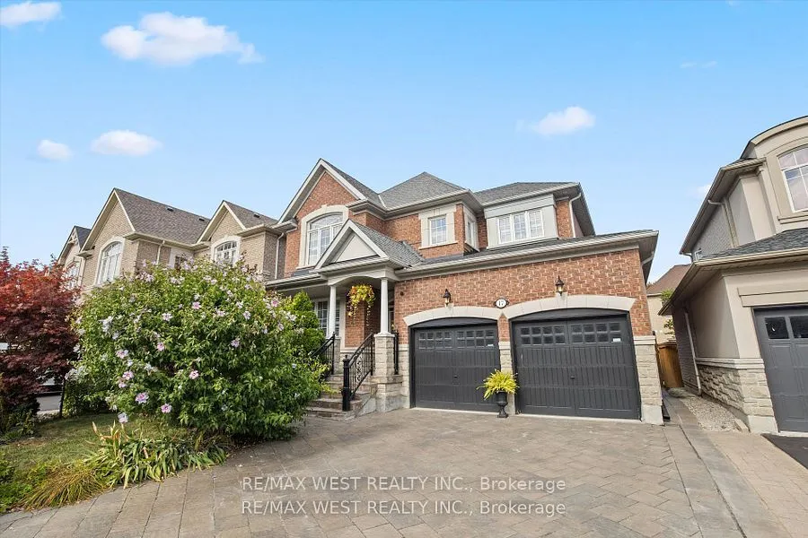 17 Hawkridge Tr, Brampton, ON L6P 2T5
