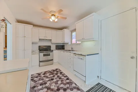 14 Milkwood Ave, Toronto, ON M9V 1M1