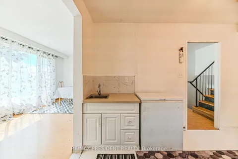 14 Milkwood Ave, Toronto, ON M9V 1M1