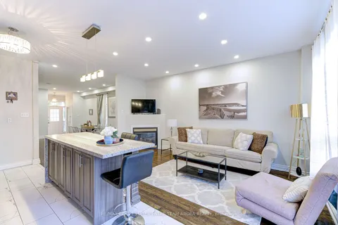 7327 Bread Fruit Lane, Mississauga, ON L5N 8P2