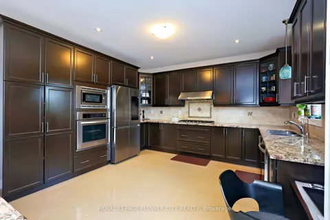 53 Pathway Dr, Brampton, ON L6X 0Z7