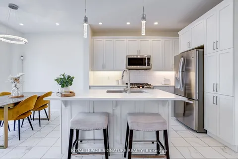 1425 Sycamore Gdns, Milton, ON L9T 7E7