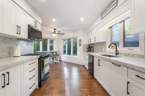 521 Oneida Dr, Burlington, ON L7T 3T9