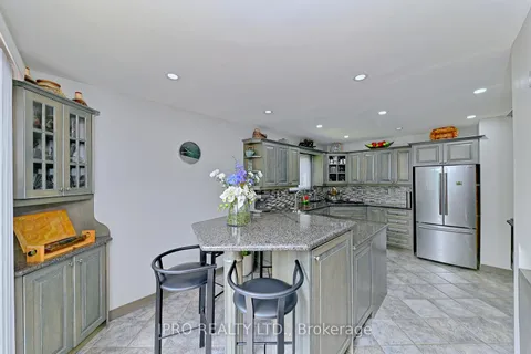 16 Bryant Crt, Brampton, ON L6X 2T1