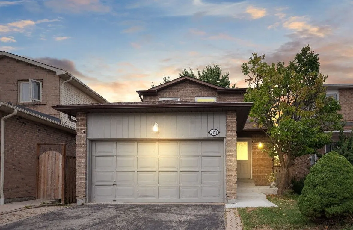 3193 Osbourne Rd, Mississauga, ON L5L 4A4
