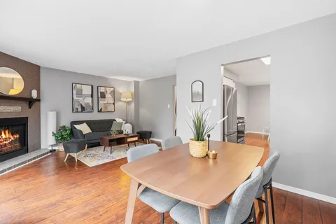 3193 Osbourne Rd, Mississauga, ON L5L 4A4