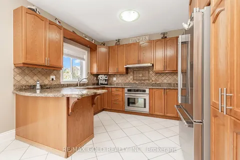 57 Crystal Glen Cres, Brampton, ON L6X 0K2