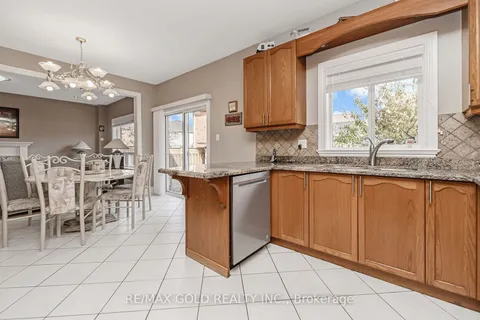 57 Crystal Glen Cres, Brampton, ON L6X 0K2
